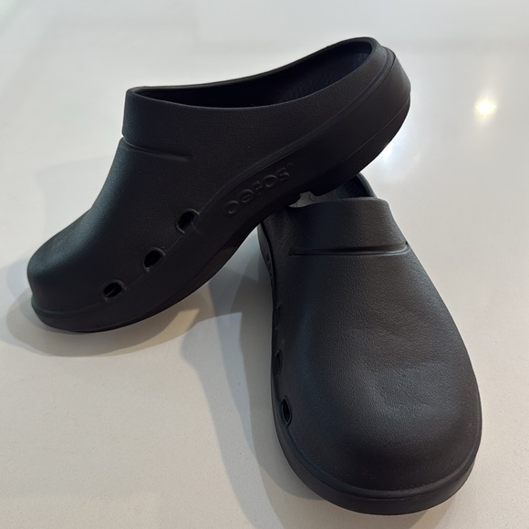 OOFOS Adults’ OOcloog Clogs - Picture 6 of 7